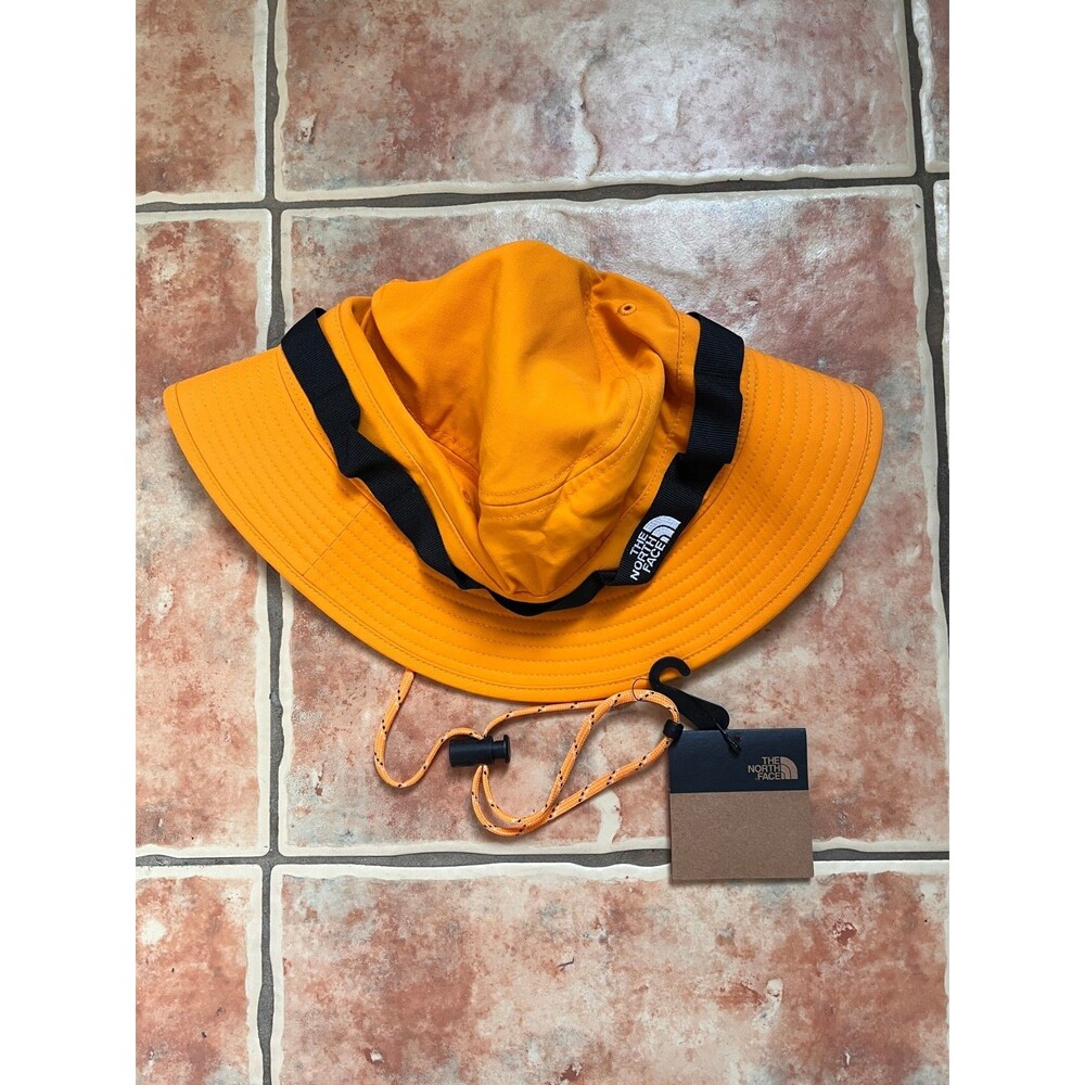 The North Face Class V Brimmer Hat in Flame Orange Size S/M NEW!